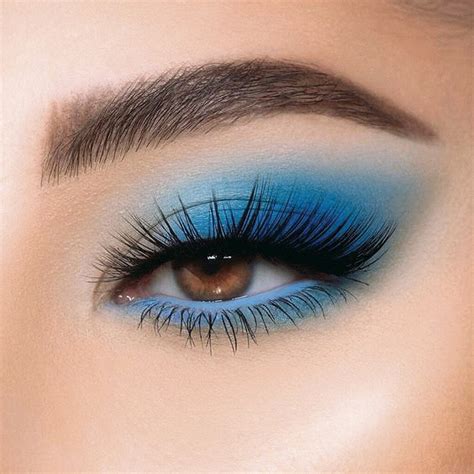 easy blue eyeshadow makeup.